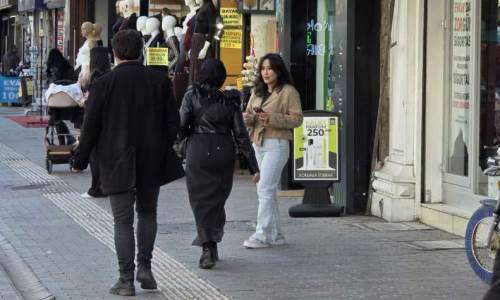 Hamamyolu’nda parfüm tanıtımı yoğun mesaiyle sürüyor
