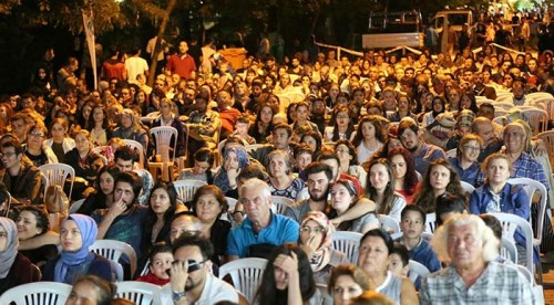 Hamamyolu'nda sokak sineması keyfi