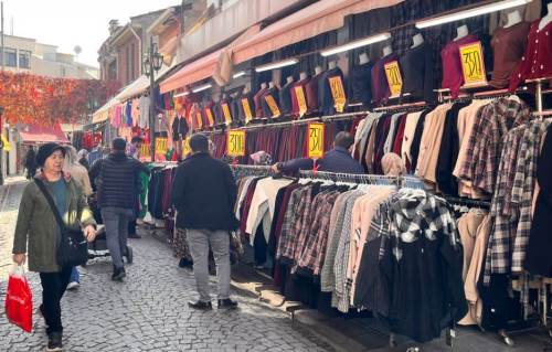 Hamamyolu’nda uygun fiyatlarla kış alışverişi yoğun ilgi görüyor