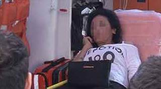 Hamile eşini otomobilden attı