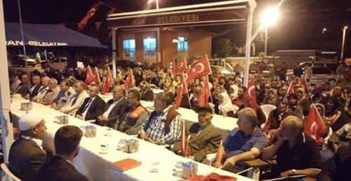Han İlçesi demokrasi nöbetinde