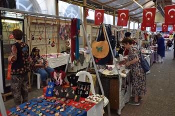 Hanımeli Sokak Doludizgin