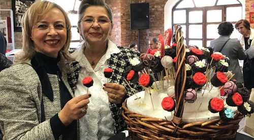 Hanımların göz nuru eserleri sergilendi