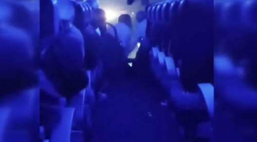 Hareket halindeki yolcu otobüsünde şok eden görüntü!