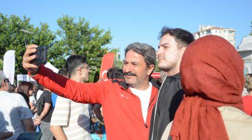 Hasan Kalın istekleri kırmadı