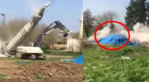 Hasarlı minare yıkımı facia ile bitti