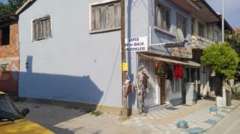 Hastane Var, Yerini Gösteren Bir Tane Tabela Yok
