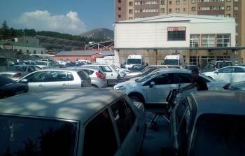 Hastanedeki Otopark Sıkıntısına Bir Türlü Çözüm Bulunamaması Vatandaşları İsyan Ettiriyor
