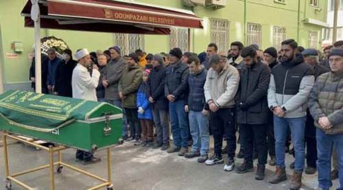 Hatay'da enkazdan çıktı, Kütahya'da yangında can verdi