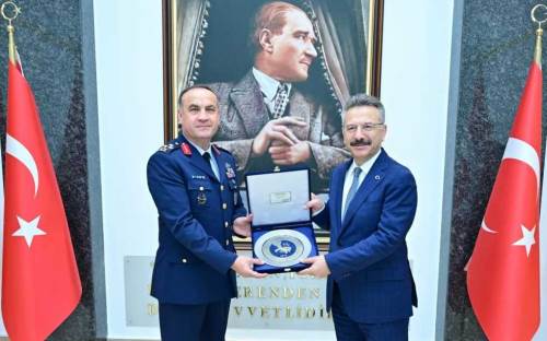 Hava Korgeneral Rafet Dalkıran'dan Eskişehir Valisi Aksoy'a ziyaret