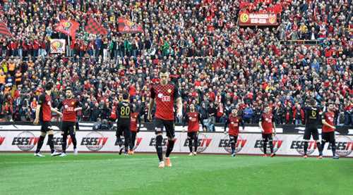 HAYATA TUTUNMA MAÇI