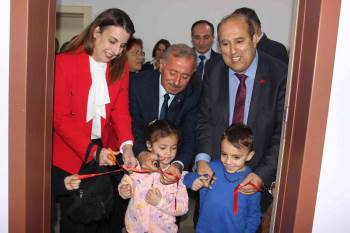 Hayırsever Anne Oğlunun Anısına Anasınıfı Yaptırdı
