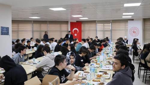Hayırsever desteğiyle Beylikova’da iftar programı düzenlendi