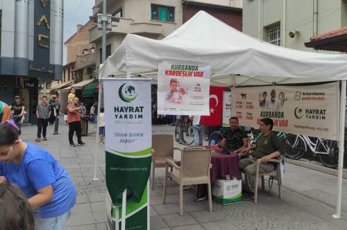 Hayrat Yardım Derneği Eskişehir'de bağışçılarını bekliyor