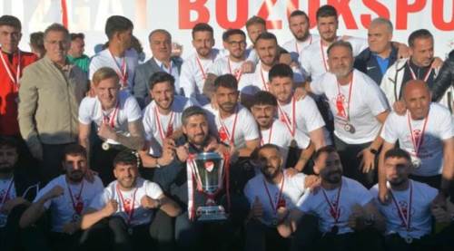 Hazırlık maçındaki bir rakip daha şampiyon oldu