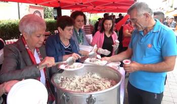 Hazret-İ Mevlana’Nın Doğumunun 815. Yıl Dönümü Sebebiyle Halka Pilav Ve Ayran İkramı
