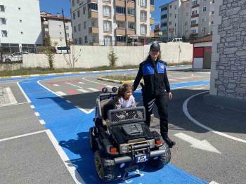 Hem Eğlediler Hem De Öğrendiler
