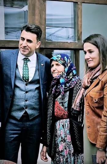 Hem Fotoğraf Çektirdi Hem Sohbet Etti
