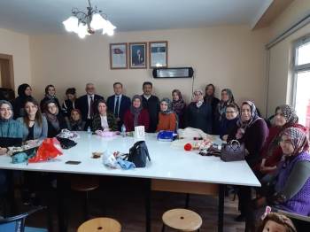 Hem Meslek Öğrenecekler Hem De Para Kazanacaklar
