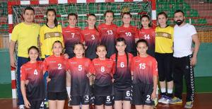 Hentbolde yarı final!