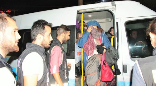 Hepsi de Yunanistan'a kaçarken yakalandı
