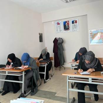 Her Yaş İçin Okuma-Yazma Eğitimi Halk Eğitim’De
