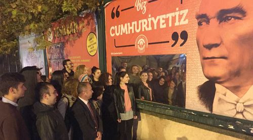 Her yeri Atatürk ve bayraklarla donattılar
