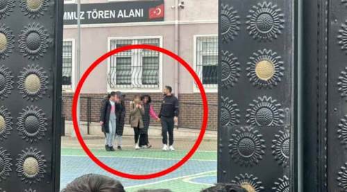 Herkes gitti, okulda mahsur kaldılar!