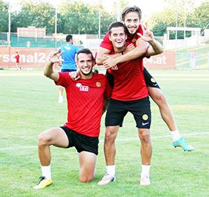 HERKESİN YÜZÜ GÜLÜYOR