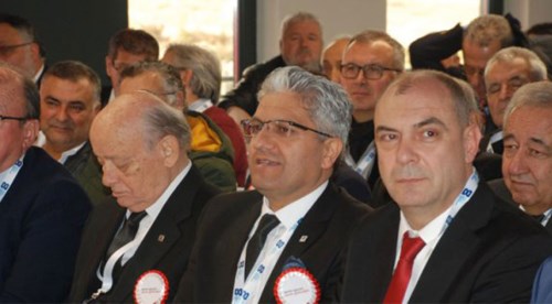 Hiçbir siyasi partiye üye değilim!