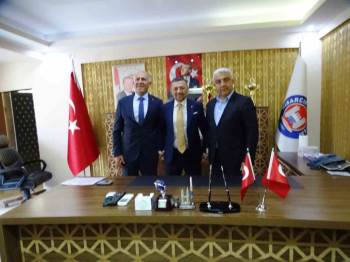 Hisarcık Belediyesinde Devir Teslim Töreni Düzenlendi
