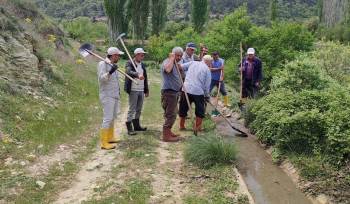 Hisarcık Hamamköy’De İmece Usulü Sulama Kanalı Temizliği
