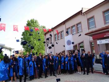 Hisarcık Myo’Da Mezuniyet Coşkusu
