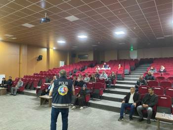 Hisarcık’Ta "En İyi Narkotik Polisi Anne" Projesi Eğitim Programı
