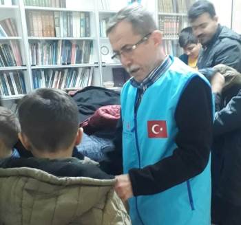 Hisarcık’Ta 52 Öğrenciye Kışlık Mont
