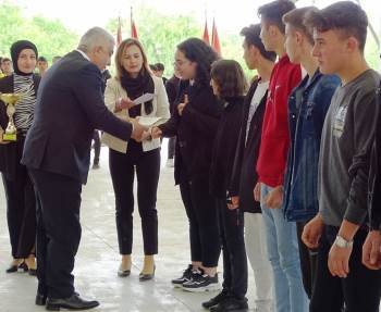 Hisarcık’Ta Dereceye Giren Öğrenciler Ödüllendirildi
