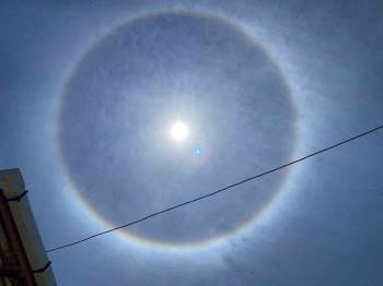 Hisarcık’Ta Güneşin Etrafını Saran Gökkuşağı İlgiyle İzlendi
