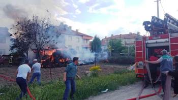 Hisarcık’Ta Korkutan Yangın
