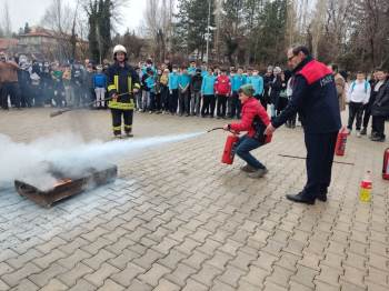 Hisarcık’Ta Okullarda Deprem Ve Yangın Tatbikatı
