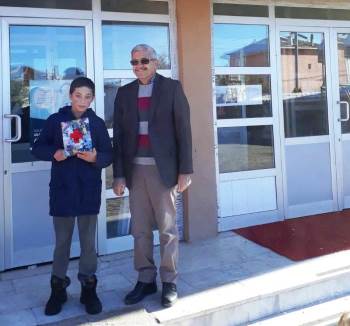 Hisarcık’Ta Ortaokul Öğrencisi Bulduğu Parayı Okul Müdürüne Teslim Etti
