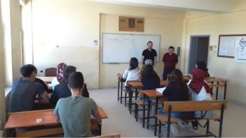 Hisarcık’Ta Üniversiteye Hazırlanan Gençlere Kurs Desteği
