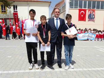Hisarcık’Ta Yarışmalarda Dereceye Giren Öğrenciler Ödüllendirildi
