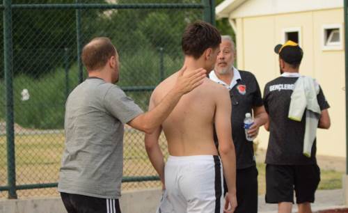 Hocaları teselli etti