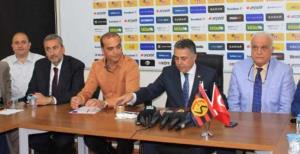 Hoşcan yeniden aday