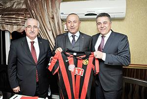 Hoşcandan bakan Çavuşoğluna hediye