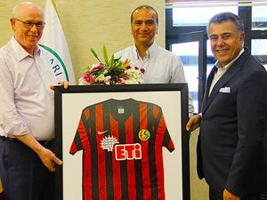 Hoşcan'dan Kazım Kurt'a ziyaret