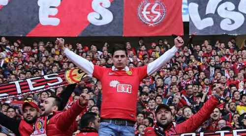 Hocanın arkasında, Semih'in yanındayız