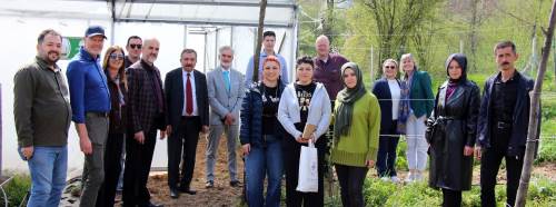 Hollandalı heyet Kütahya’da blueberry için sahaya indi