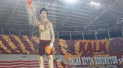 Hülya Avşar çırıl çıplak poz verdi