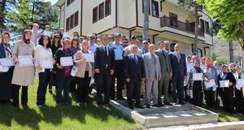 HÜNERLİ KADINLAR SERTİFİKA ALDI